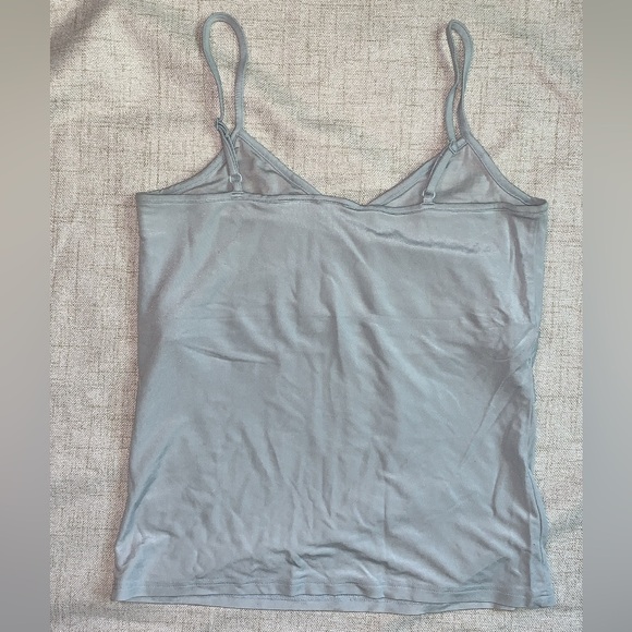 CITY DKNY baby blue silk camisole with adjustable straps and built in bra (M) - Picture 3 of 4